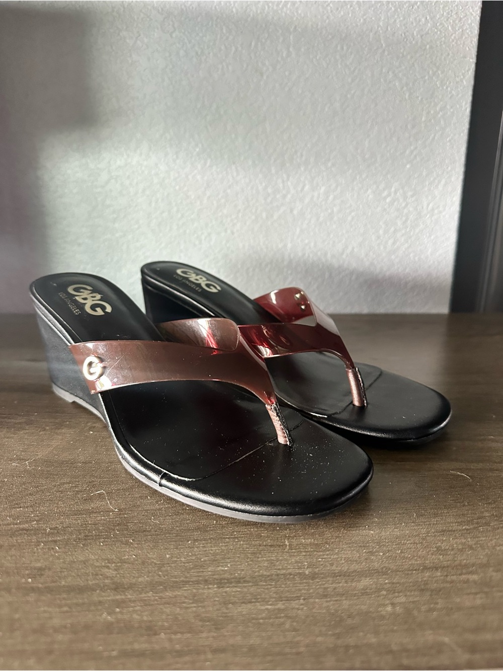 GBG Los Angeles Metallic Brown Wedge Thong Sandals